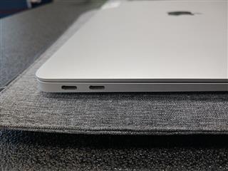 APPLE MACBOOK AIR A2337